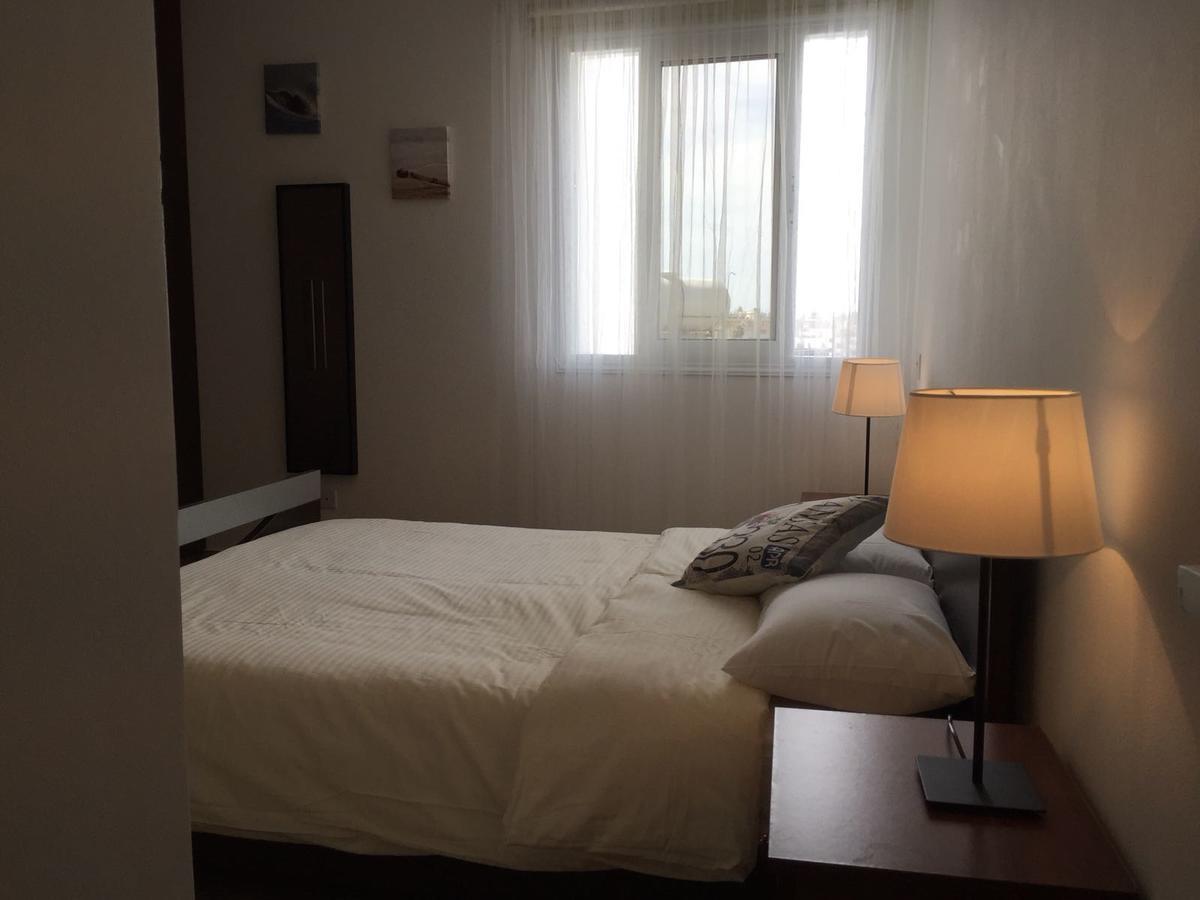 Aetius Apartments Larnaca Extérieur photo